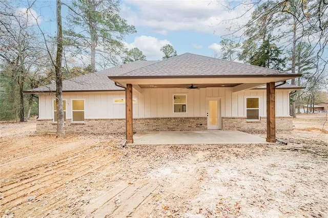 $365,000 | 711 King Charles Road, Scroggins, TX 75480