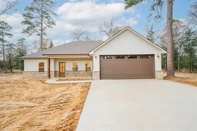 $365,000 | 711 King Charles Road, Scroggins, TX 75480