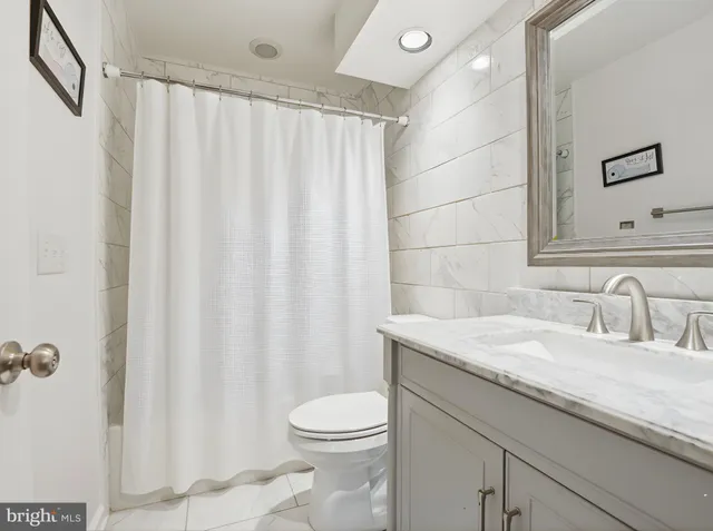 $530,000 | 4114 Hampstead Lane, Woodbridge, VA 22192