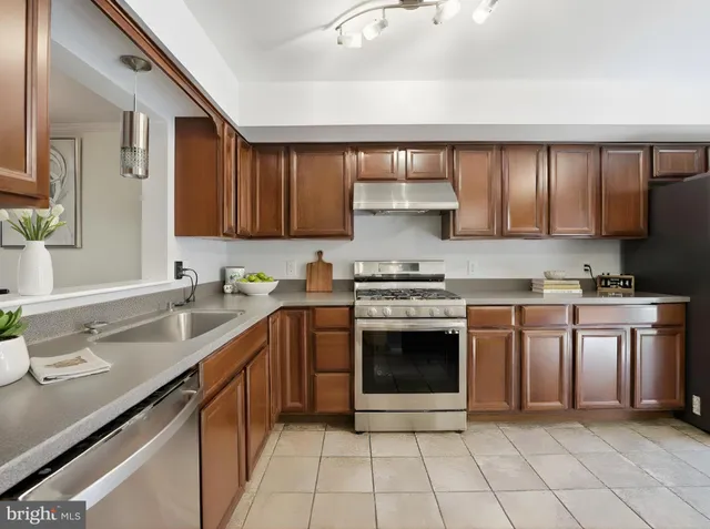 $530,000 | 4114 Hampstead Lane, Woodbridge, VA 22192