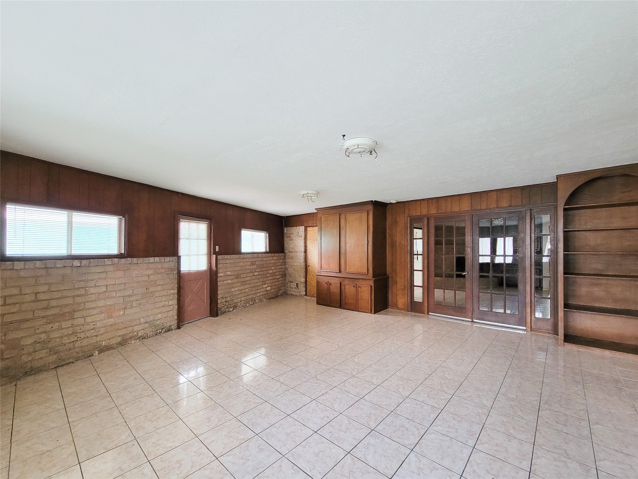12215 Pompano Lane Houston, TX 77072 - Photo 27 of 44 a view of a hallway with an empty room