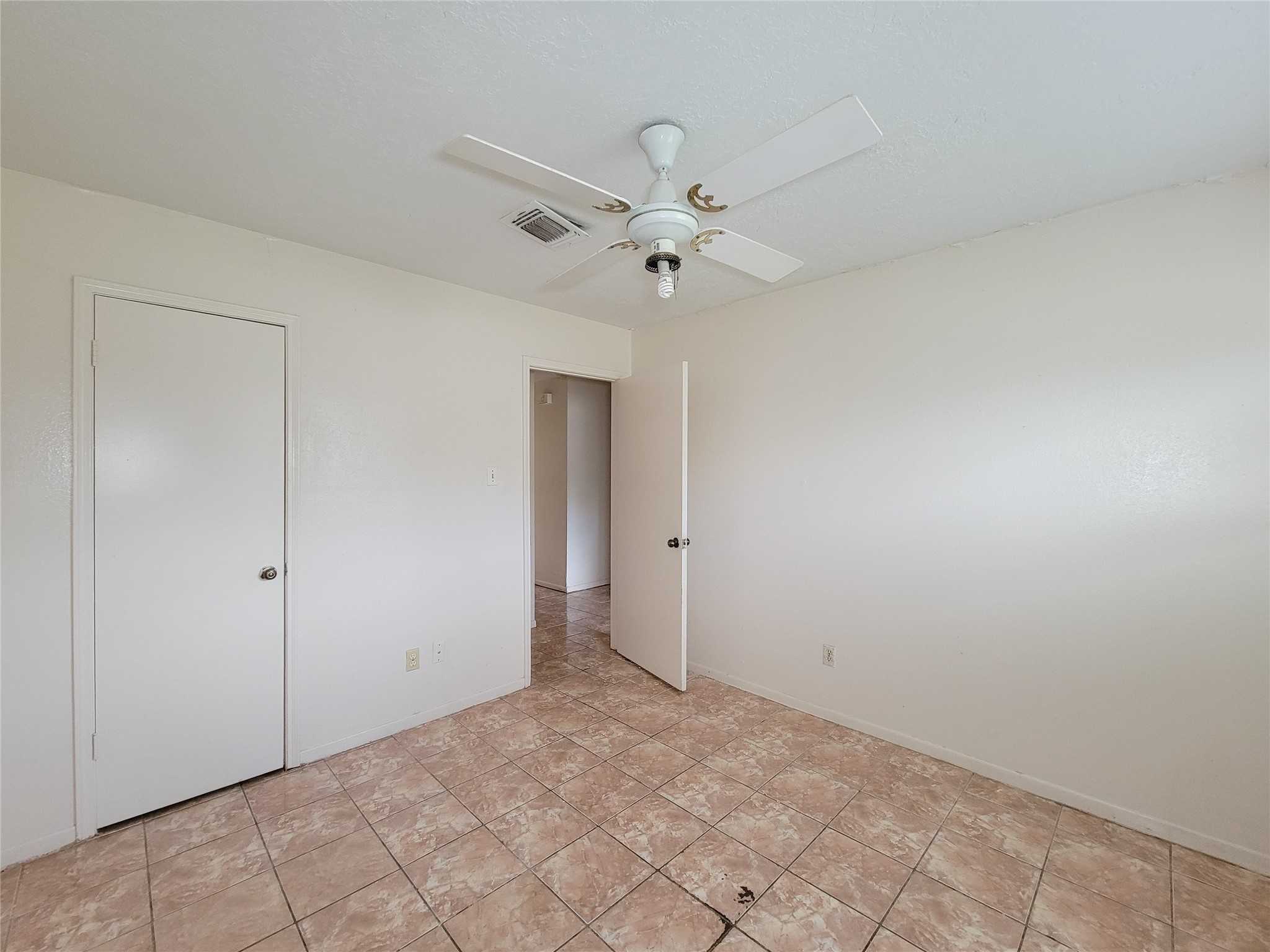 12215 Pompano Lane Houston, TX 77072 - Photo 32 of 44 a view of an empty room