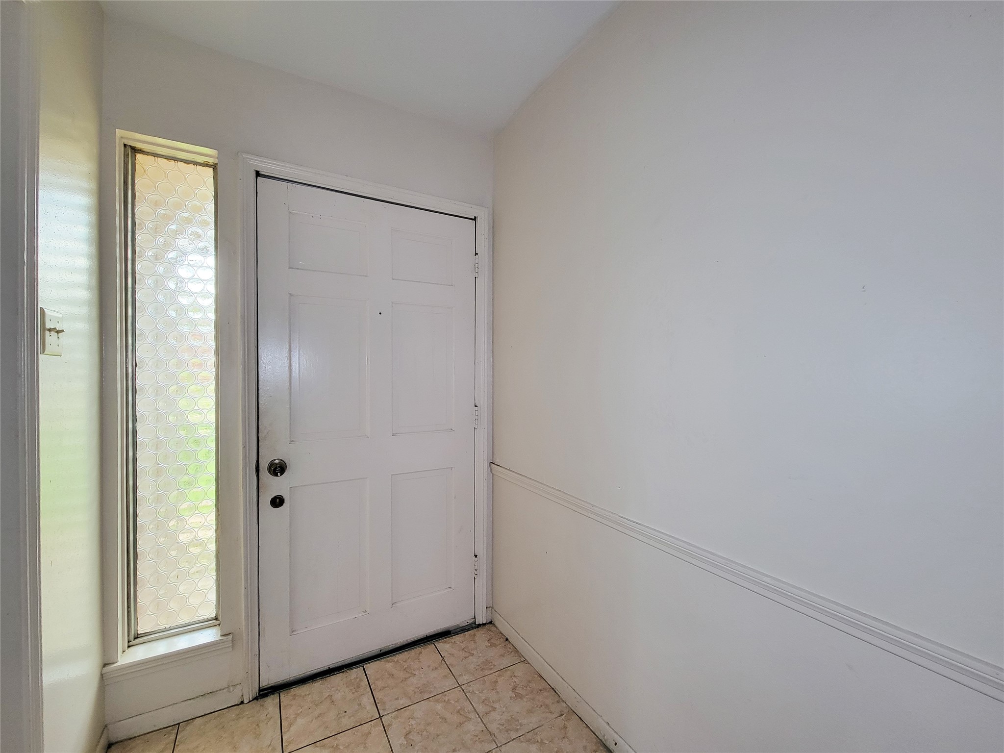 12215 Pompano Lane Houston, TX 77072 - Photo 5 of 44 a view of an empty room