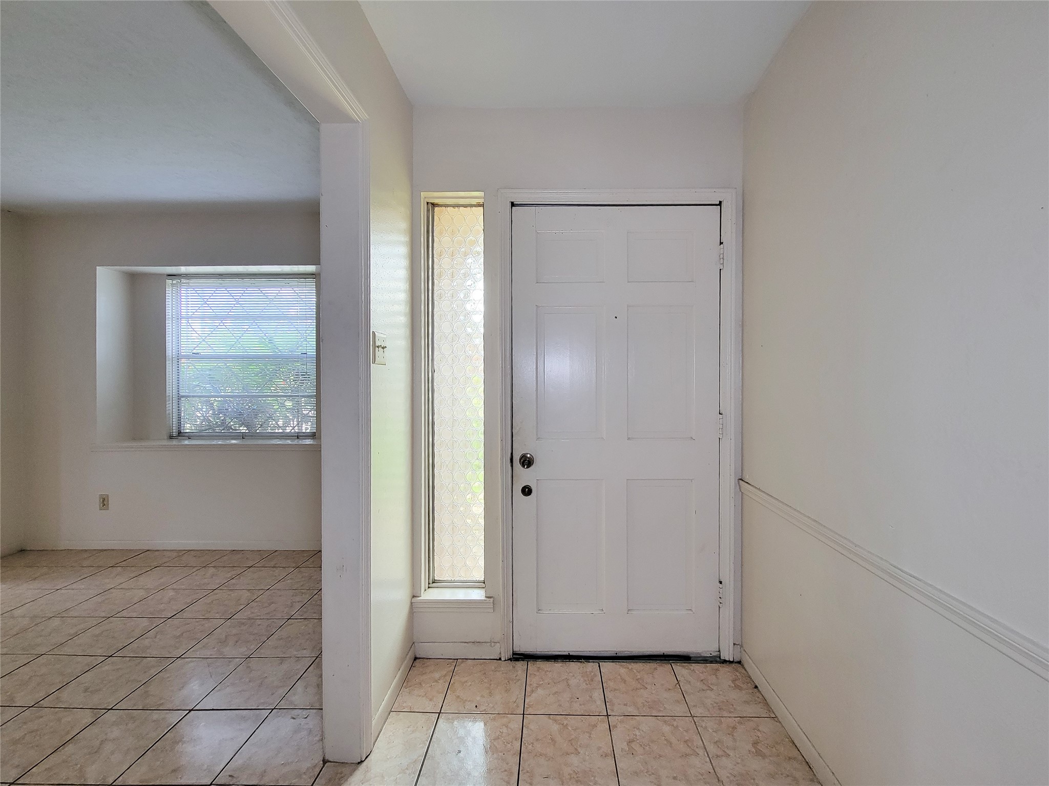 12215 Pompano Lane Houston, TX 77072 - Photo 6 of 44 a view of an empty room