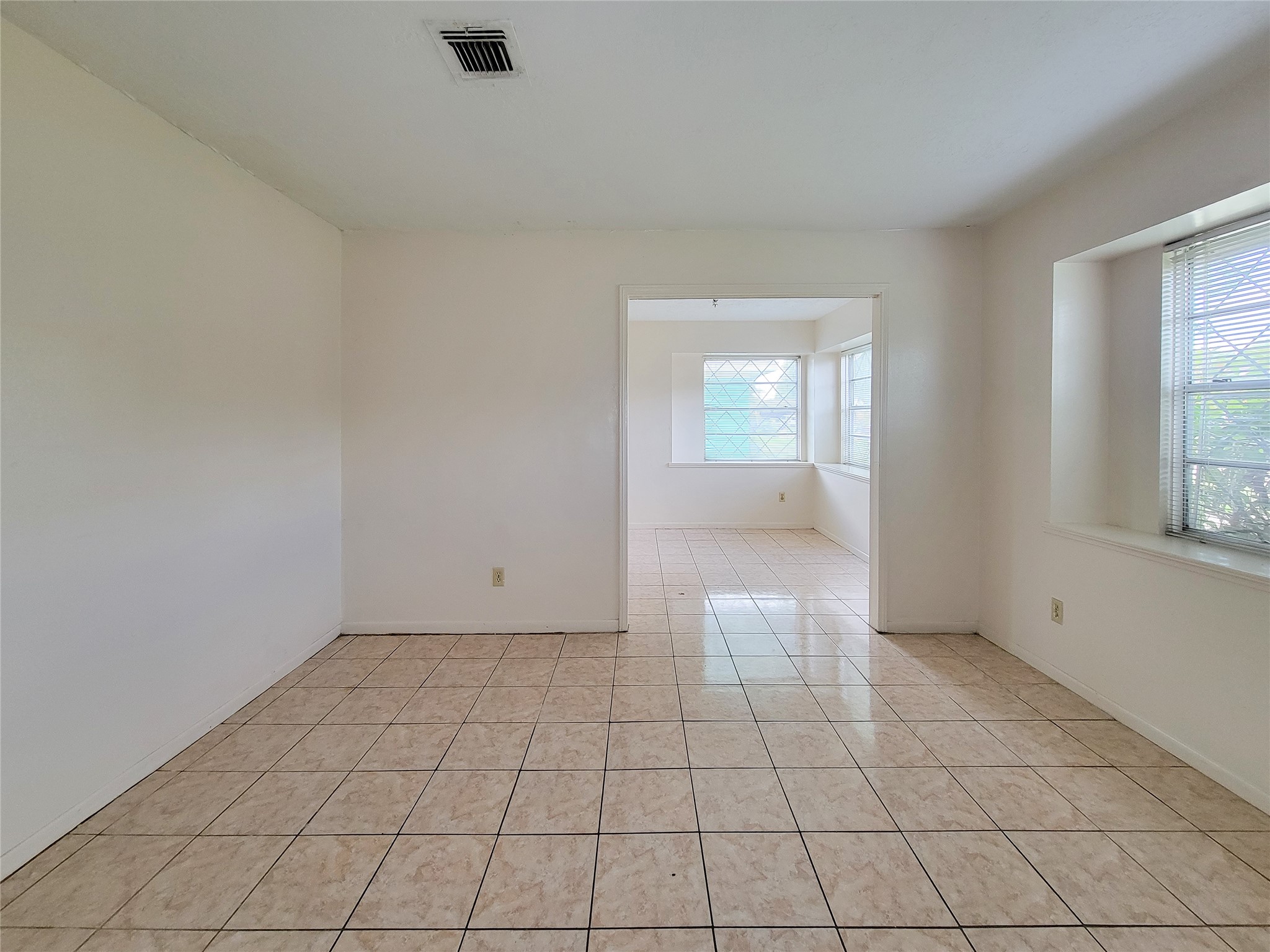 12215 Pompano Lane Houston, TX 77072 - Photo 8 of 44 a view of an empty room and window