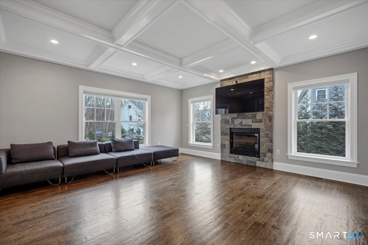 1049 Stillwater Road Stamford, CT 06902 - Photo 8 of 32