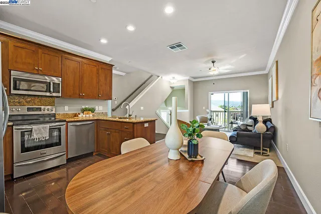 $1,249,000 | 200 Valletta Lane, Pleasanton, CA 94566