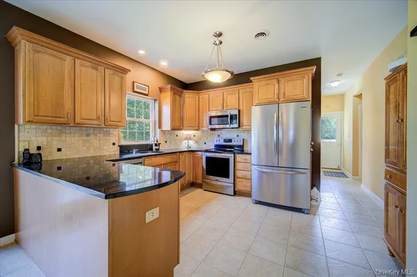 $650,000 | 10 Henry Court, Pine Bush, NY 12566