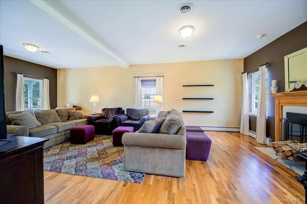 $650,000 | 10 Henry Court, Pine Bush, NY 12566