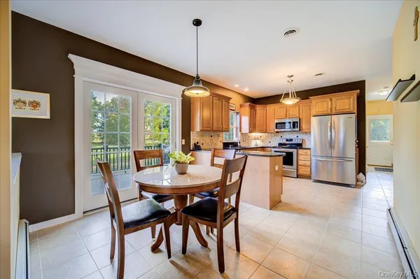 $650,000 | 10 Henry Court, Pine Bush, NY 12566