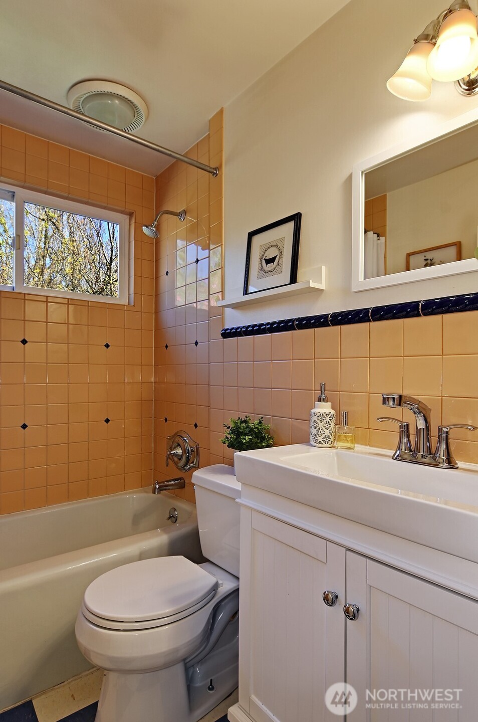 942 North 81st Street Seattle, WA 98103 - Photo 14 of 27