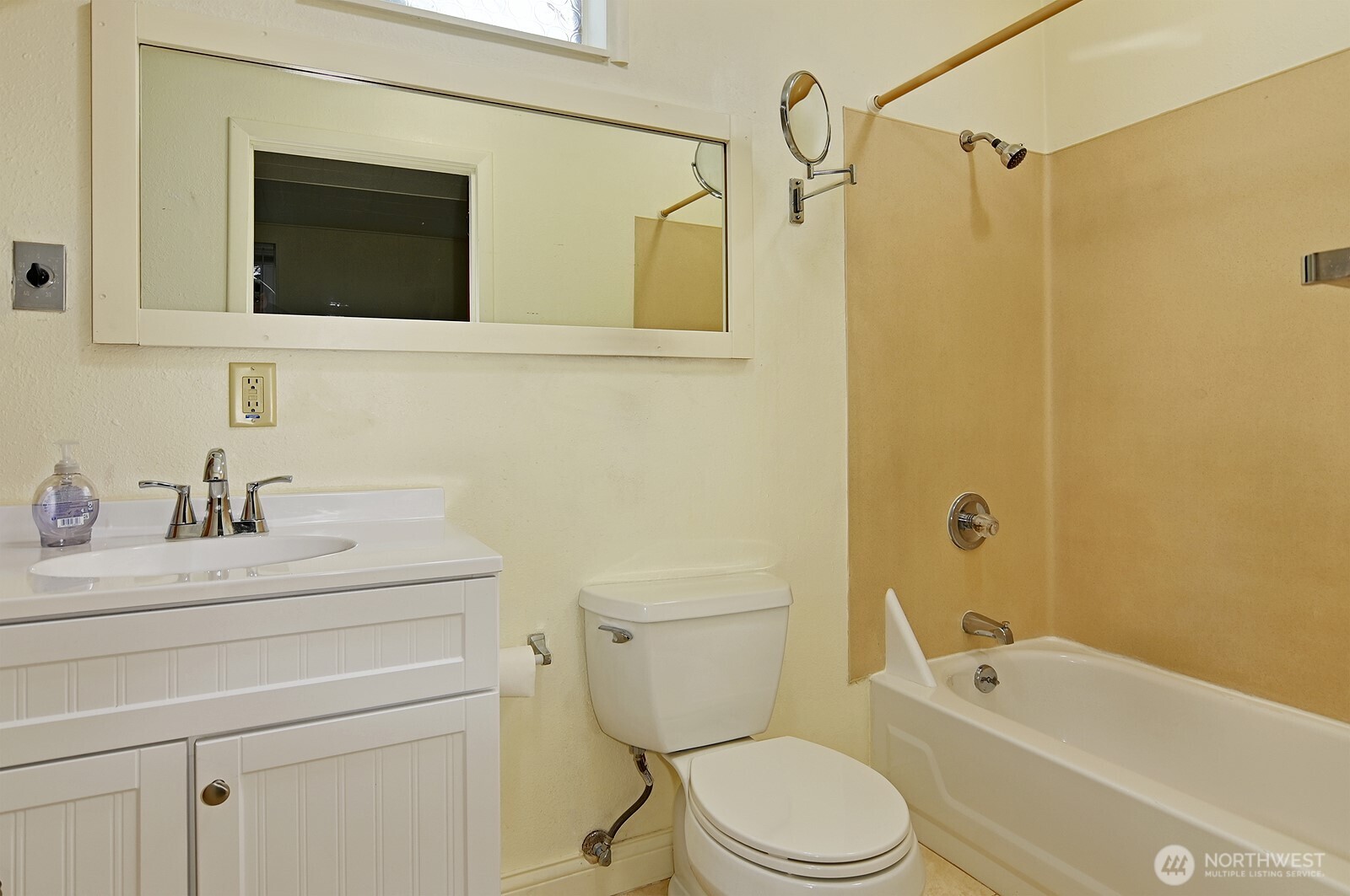 942 North 81st Street Seattle, WA 98103 - Photo 19 of 27