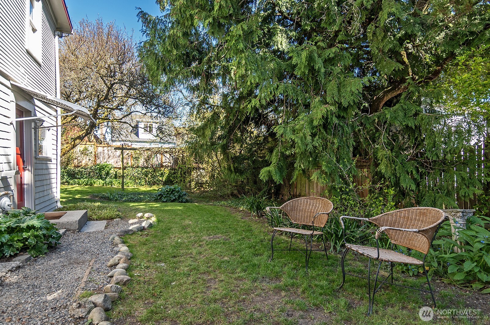 942 North 81st Street Seattle, WA 98103 - Photo 24 of 27