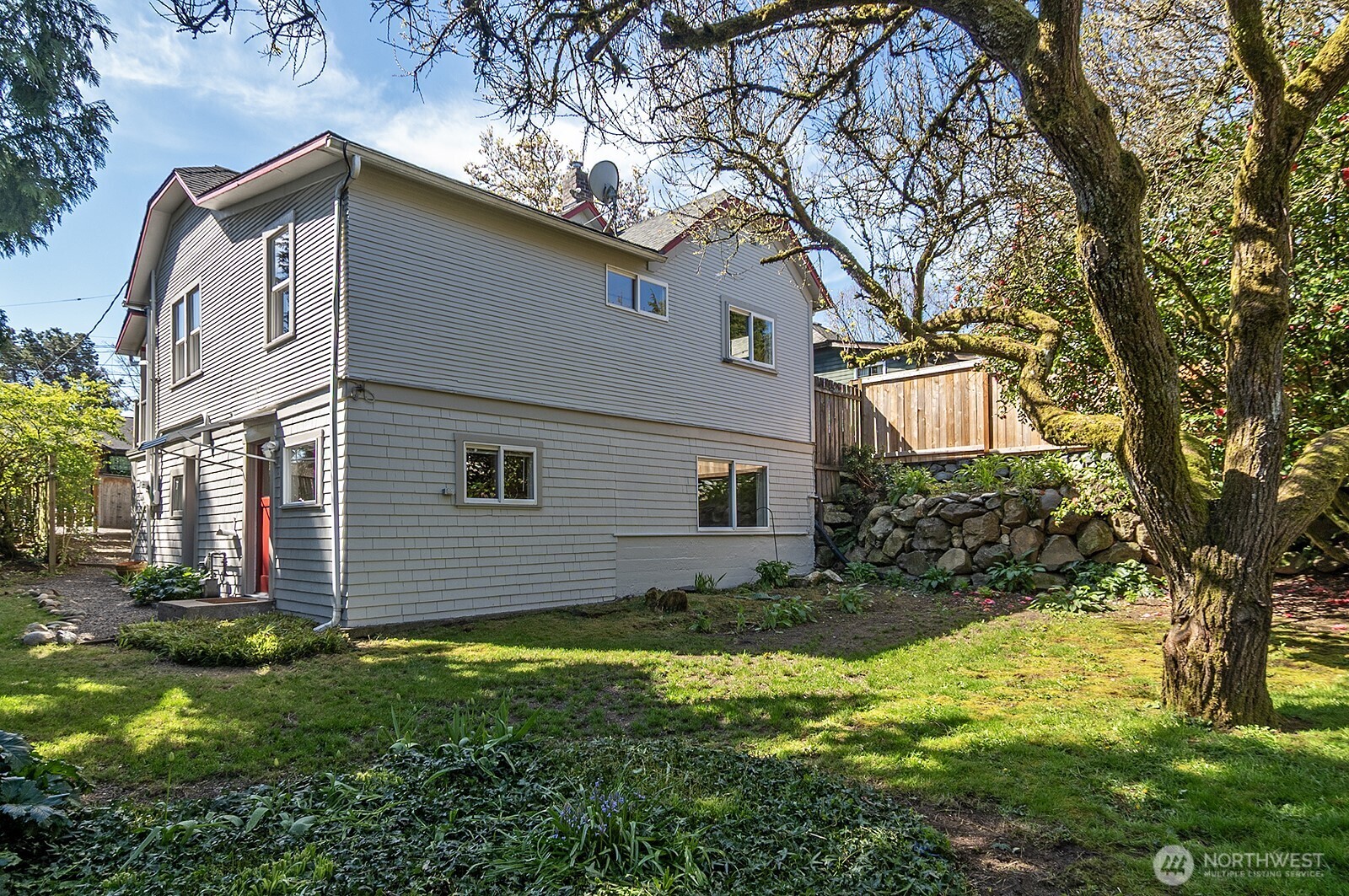 942 North 81st Street Seattle, WA 98103 - Photo 25 of 27