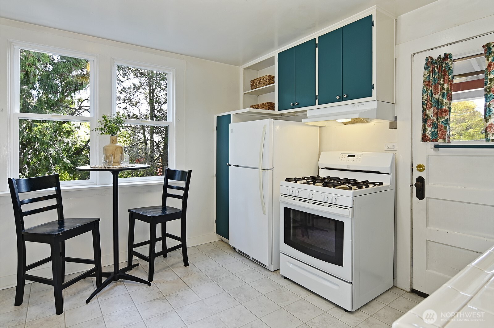 942 North 81st Street Seattle, WA 98103 - Photo 8 of 27