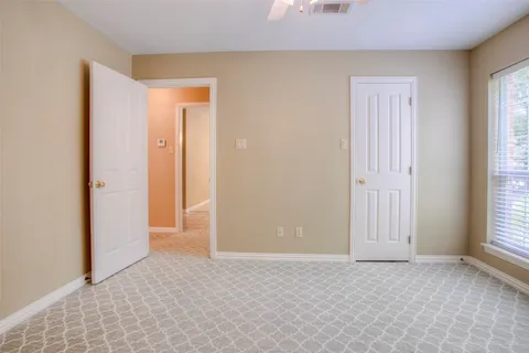 $262,000 | 2115 Greentree Drive, Huntsville, TX 77340