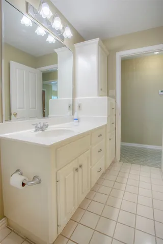 $265,000 | 2115 Greentree Drive, Huntsville, TX 77340