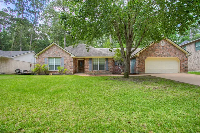 $265,000 | 2115 Greentree Drive, Huntsville, TX 77340