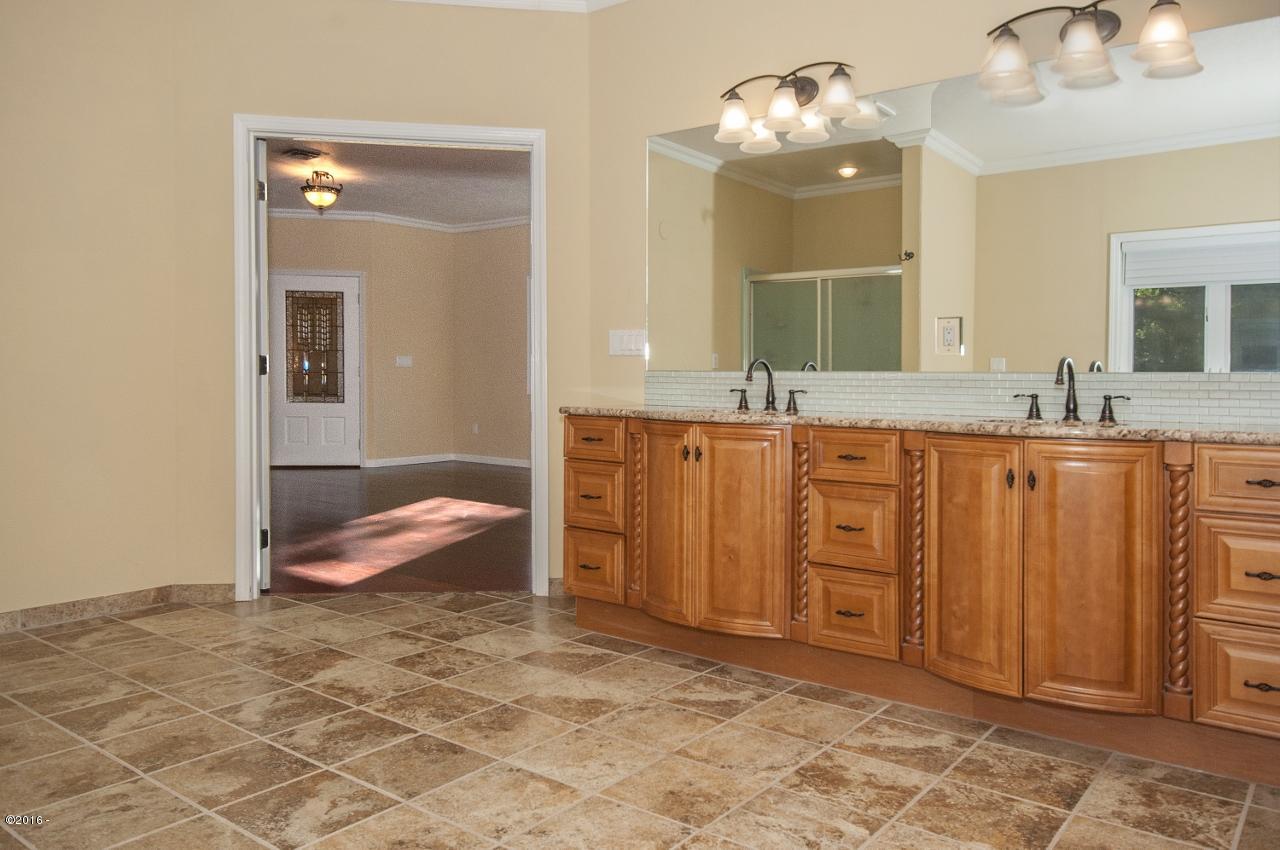 205 Midden Reach Depoe Bay, OR 97341 - Photo 19 of 35 Master Bath
