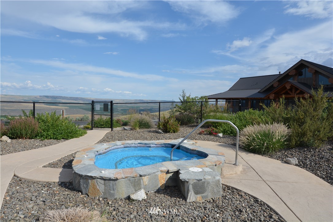 8 Silver Spur Brewster, WA 98812 - Photo 17 of 20