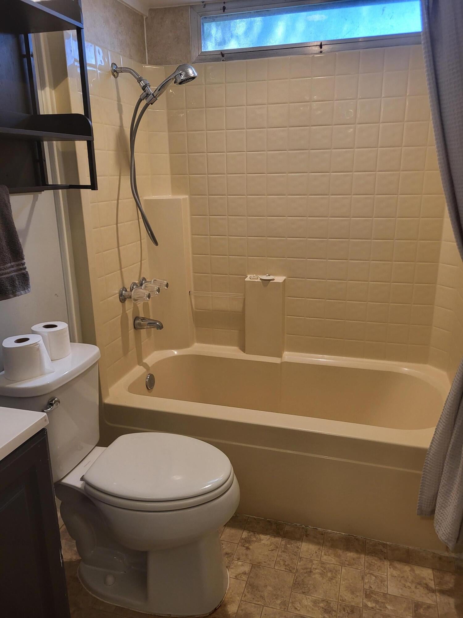 11427 Blackwell Road, Unit 22 Central Point, OR 97502 - Photo 12 of 21 20250922_115836