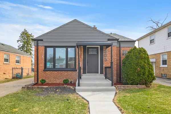 $355,000 | 505 47th Avenue, Bellwood, IL 60104