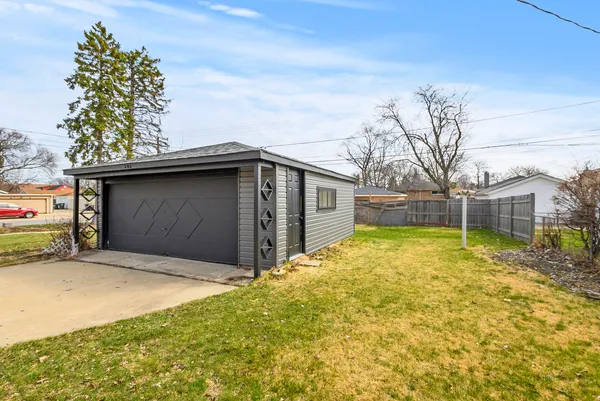 $355,000 | 505 47th Avenue, Bellwood, IL 60104