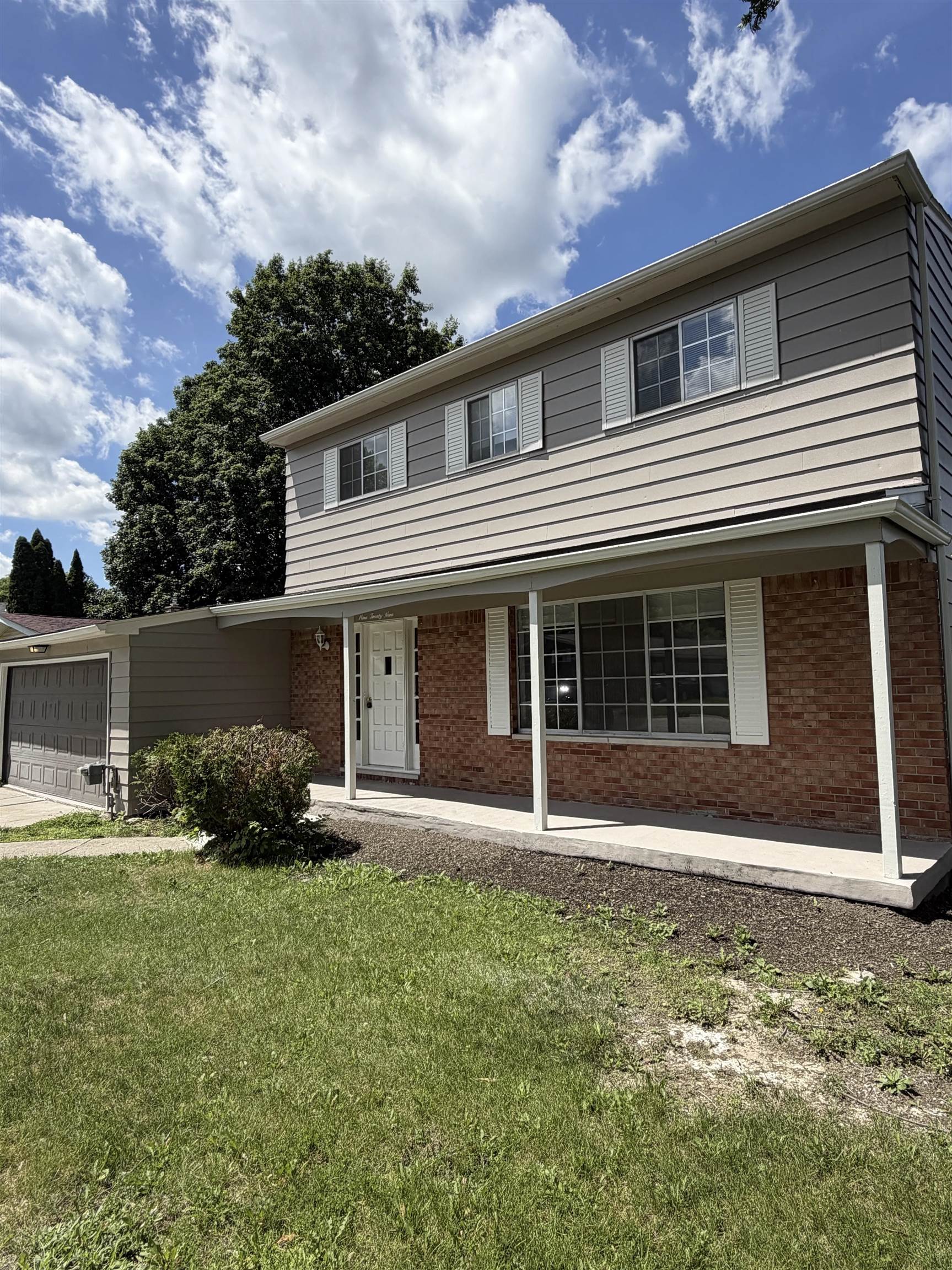 929 Springview Drive Flushing, MI 48433 - Photo 2 of 5