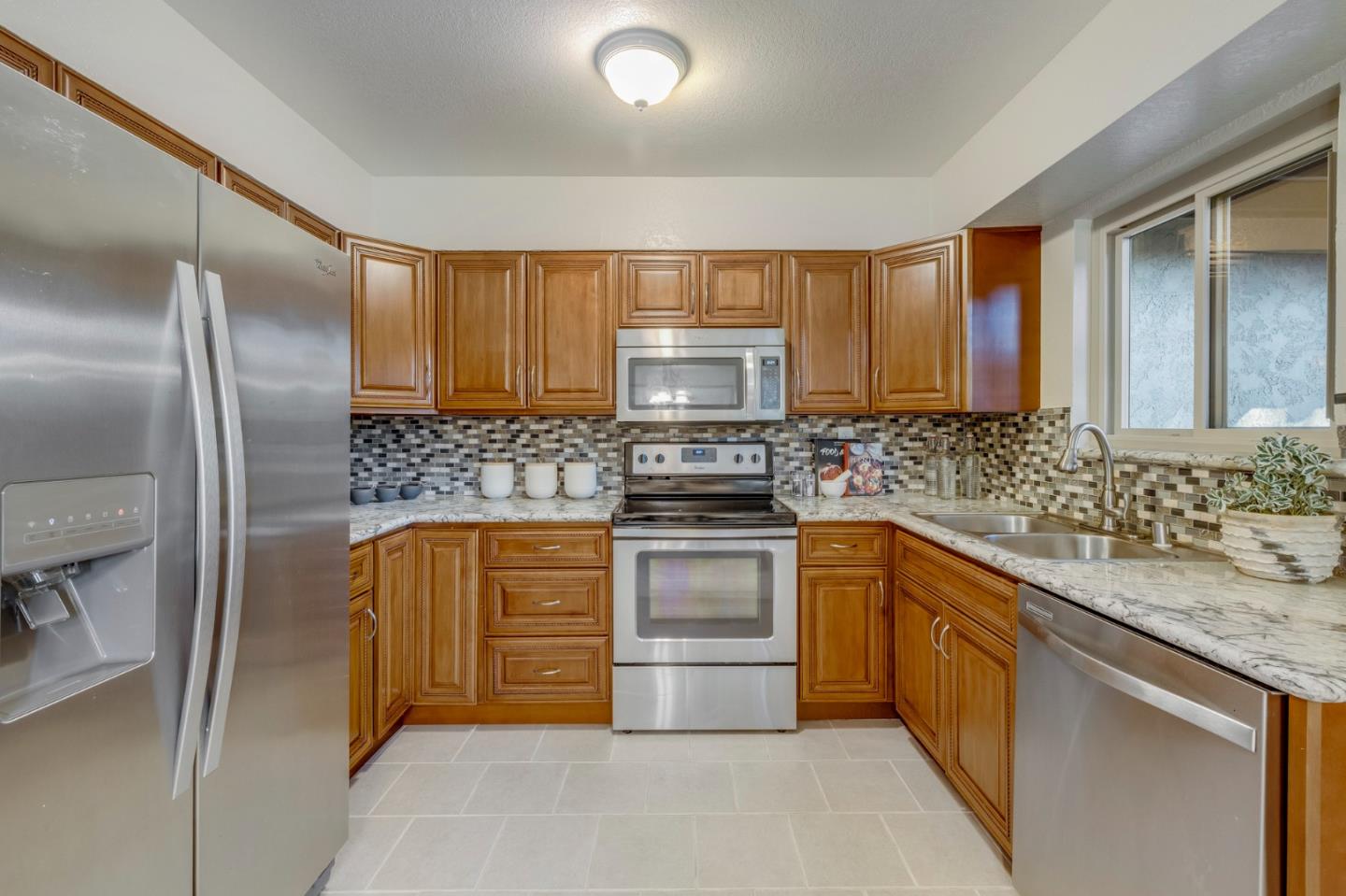 33 Park Road, Unit 9 Burlingame, CA 94010 - Photo 13 of 34 Gallery Image 13
