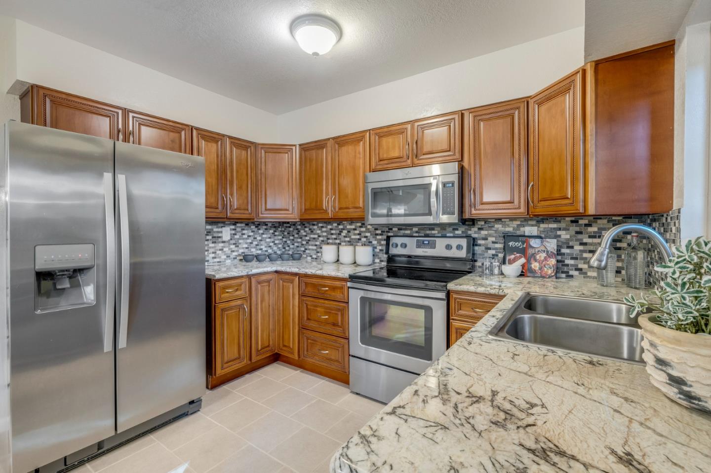 33 Park Road, Unit 9 Burlingame, CA 94010 - Photo 14 of 34 Gallery Image 14