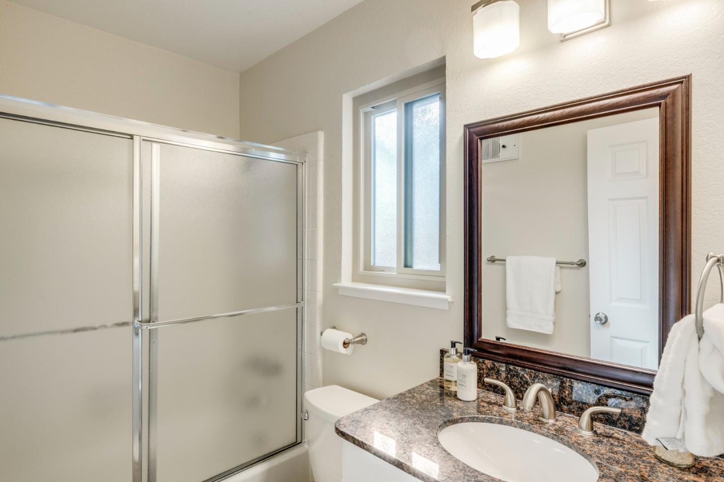 33 Park Road, Unit 9 Burlingame, CA 94010 - Photo 26 of 34 Gallery Image 26