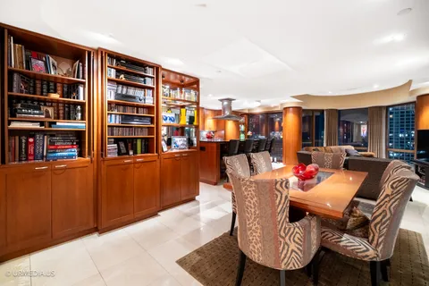 $3,000,000 | 111 West Maple Street, Unit 34023404, Chicago, IL 60610