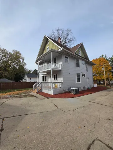 $154,900 | 111 East Empire Street, Freeport, IL 61032