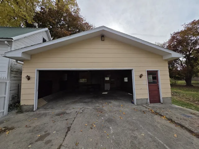 $154,900 | 111 East Empire Street, Freeport, IL 61032