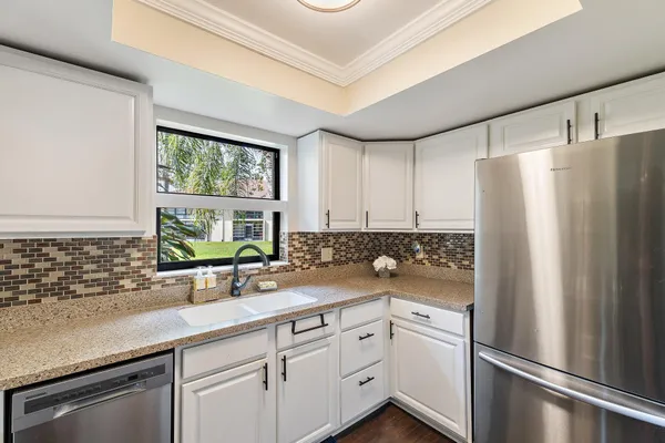 $1,900 | 671 Southwest South River Drive, Unit 105, Stuart, FL 34997