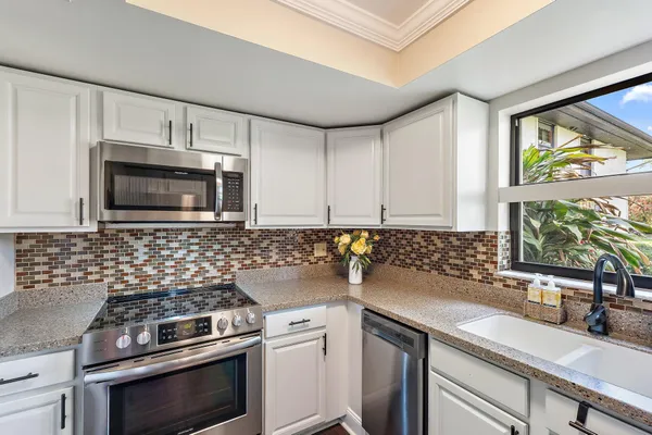 $1,900 | 671 Southwest South River Drive, Unit 105, Stuart, FL 34997