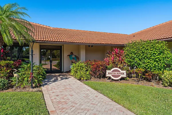 $1,900 | 671 Southwest South River Drive, Unit 105, Stuart, FL 34997