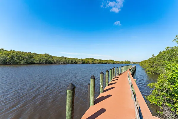 $1,900 | 671 Southwest South River Drive, Unit 105, Stuart, FL 34997