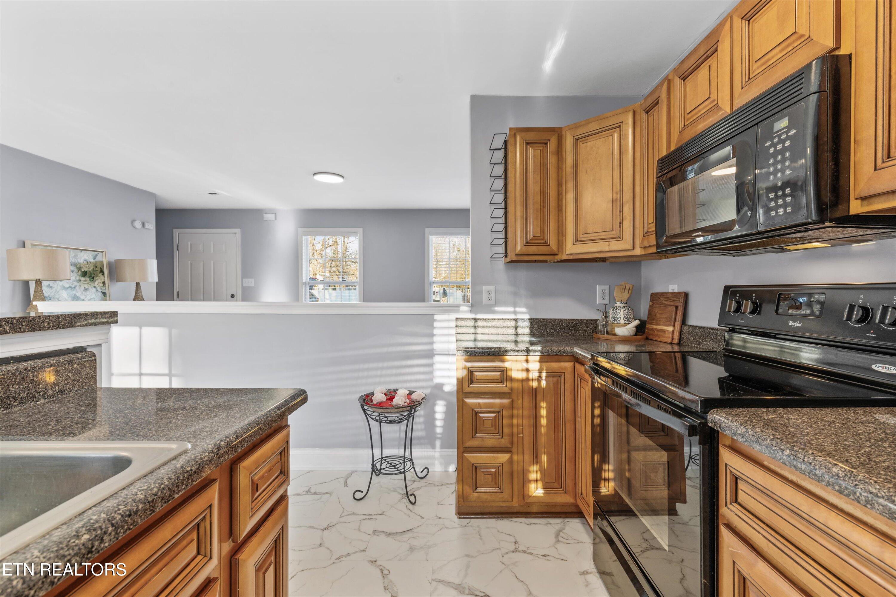 809 Cessna Road Knoxville, TN 37919 - Photo 13 of 36 013