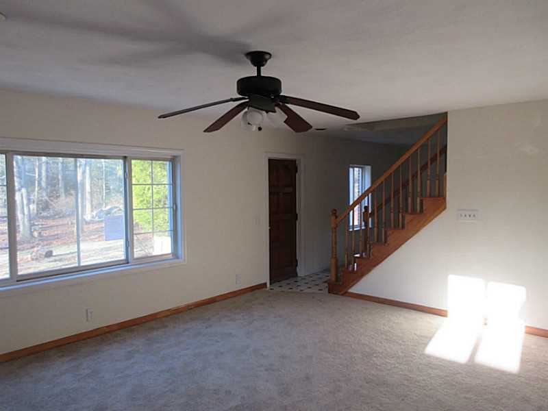 2555 Division Road East Greenwich, RI 02818 - Photo 5 of 21 Living Room.
