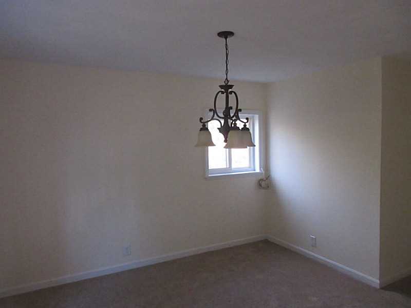 2555 Division Road East Greenwich, RI 02818 - Photo 8 of 21 Dining Room.
