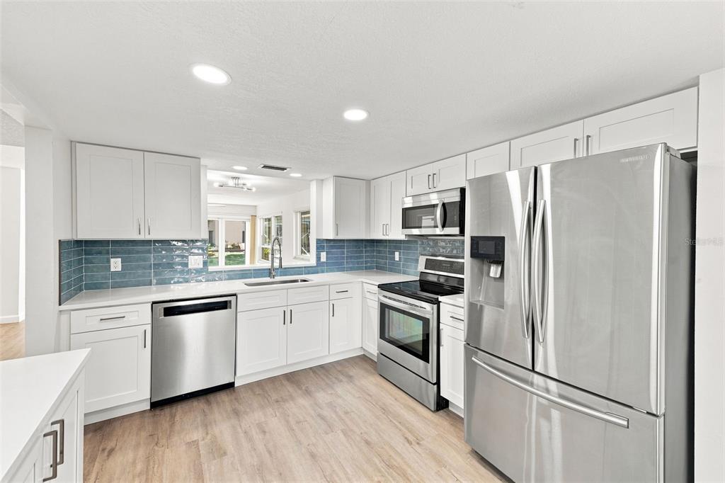 700 Starkey Road, Unit 311 Largo, FL 33771 - Photo 3 of 25 Gallery Image 3