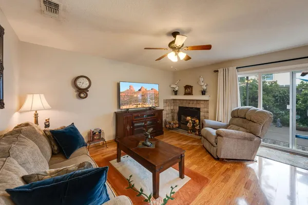 $555,500 | 1916 Oak Bluff Way, Sacramento, CA 95833