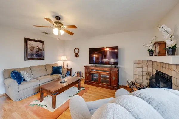 $555,500 | 1916 Oak Bluff Way, Sacramento, CA 95833