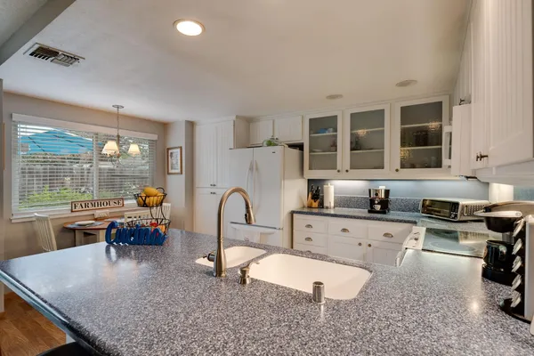 $555,500 | 1916 Oak Bluff Way, Sacramento, CA 95833