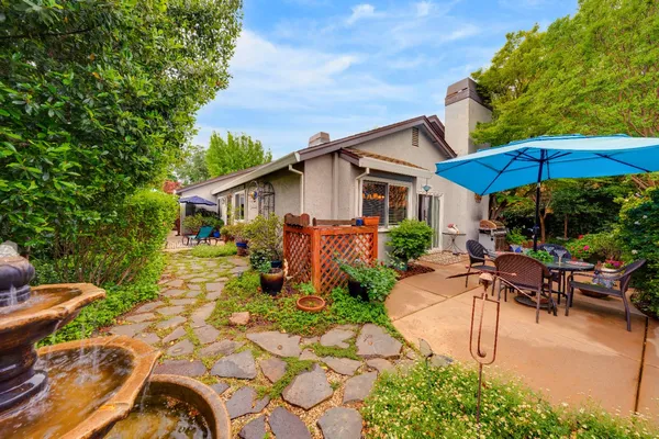 $555,500 | 1916 Oak Bluff Way, Sacramento, CA 95833