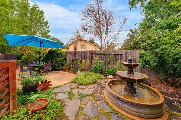 $555,500 | 1916 Oak Bluff Way, Sacramento, CA 95833