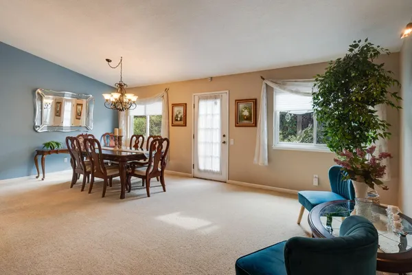 $555,500 | 1916 Oak Bluff Way, Sacramento, CA 95833