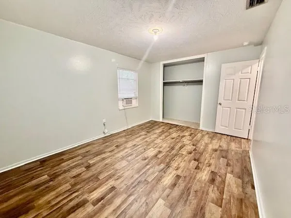 $1,500 | 240 East Howry Avenue, DeLand, FL 32724