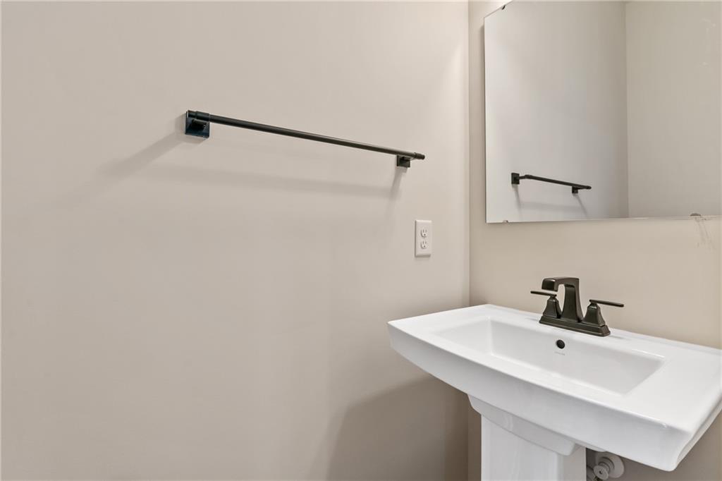147 Crown Street McKees Rocks, PA 15136 - Photo 22 of 25 Gallery Image 22